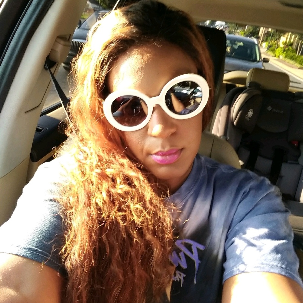 Meet your Posher, Twiana